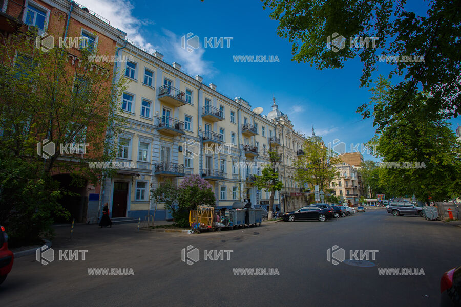 БЦ Івана Франка, 36